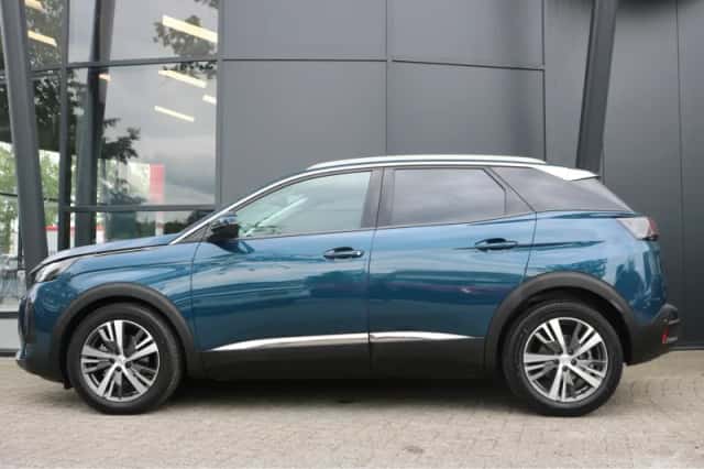Peugeot 3008 (2021) thumbnail 4