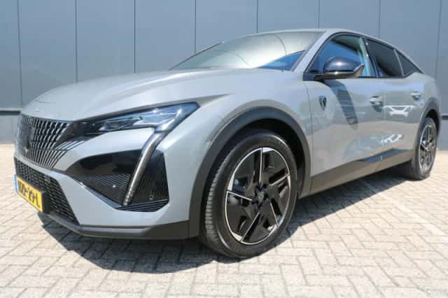 Peugeot e-408 (2025) thumbnail 1