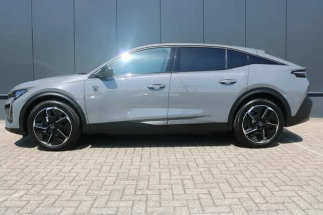 Peugeot e-408 (2025) thumbnail 4