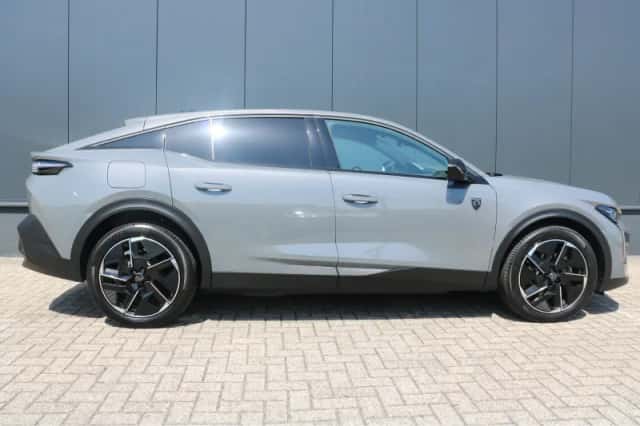 Peugeot e-408 (2025) thumbnail 5