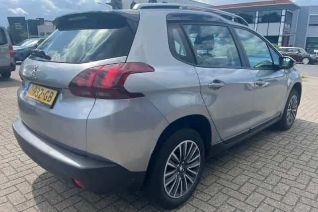 Peugeot 2008 (2018) thumbnail 5