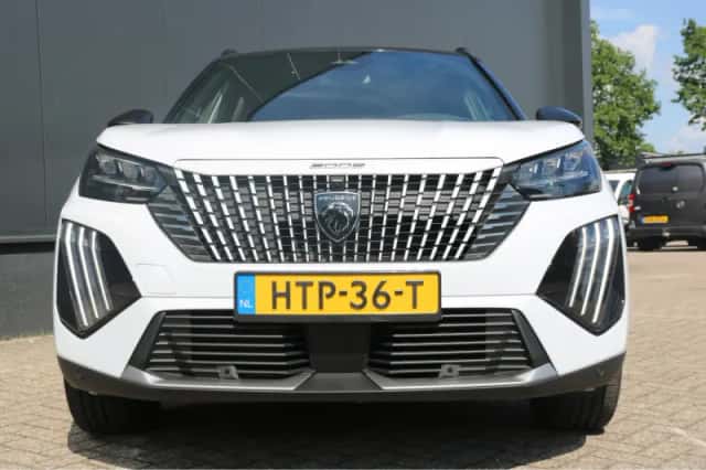 Peugeot e-2008 (2025) thumbnail 2