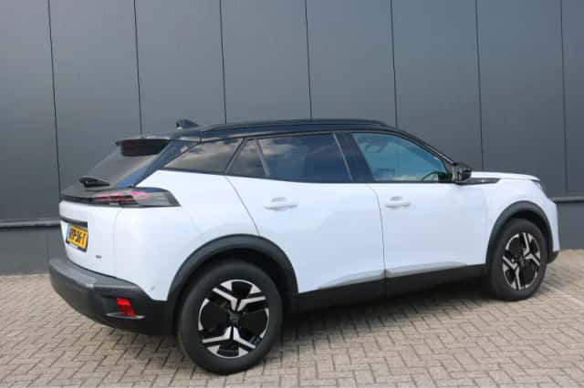 Peugeot e-2008 (2025) thumbnail 6