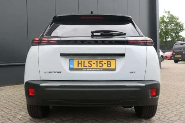 Peugeot e-2008 (2025) thumbnail 5