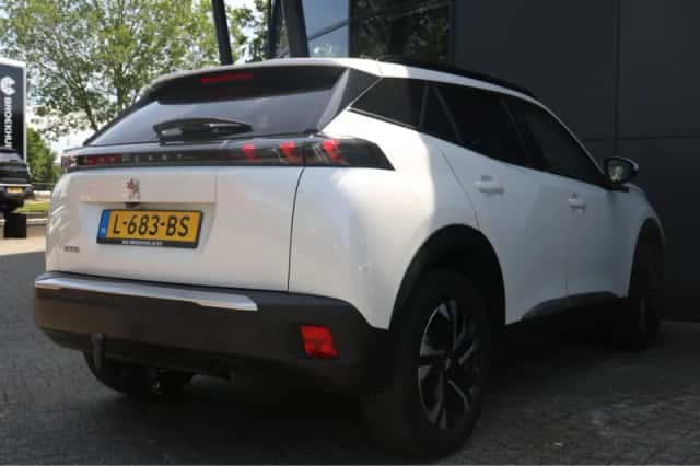 Peugeot 2008 (2021) thumbnail 6