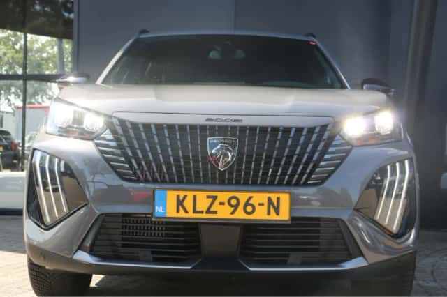 Peugeot 2008 (2025) thumbnail 2