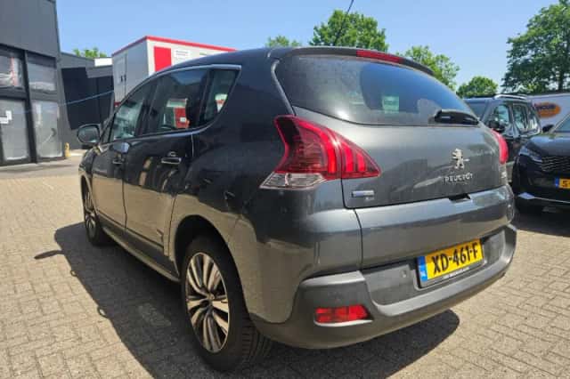 Peugeot 3008 (2016) thumbnail 4