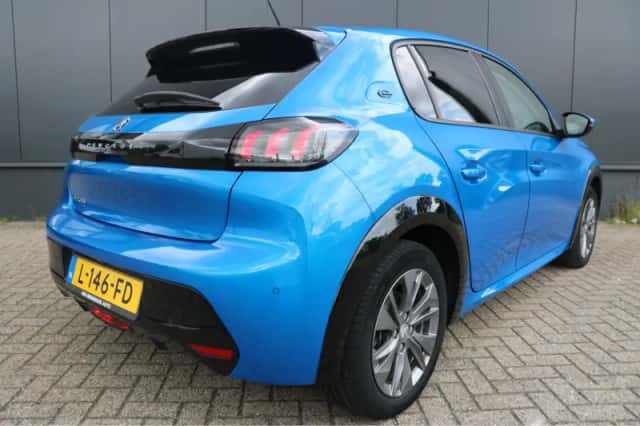 Peugeot e-208 (2021) thumbnail 5