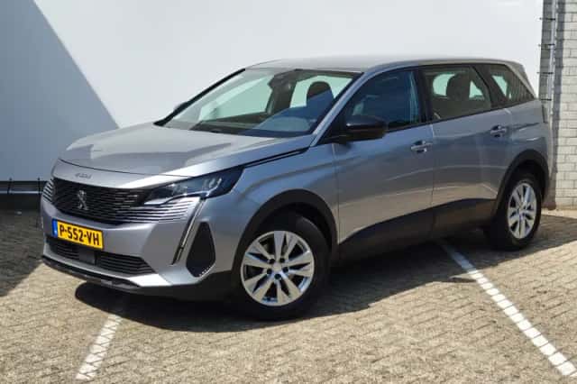 Peugeot 5008 (2022) thumbnail 1