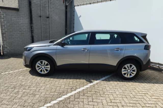 Peugeot 5008 (2022) thumbnail 2