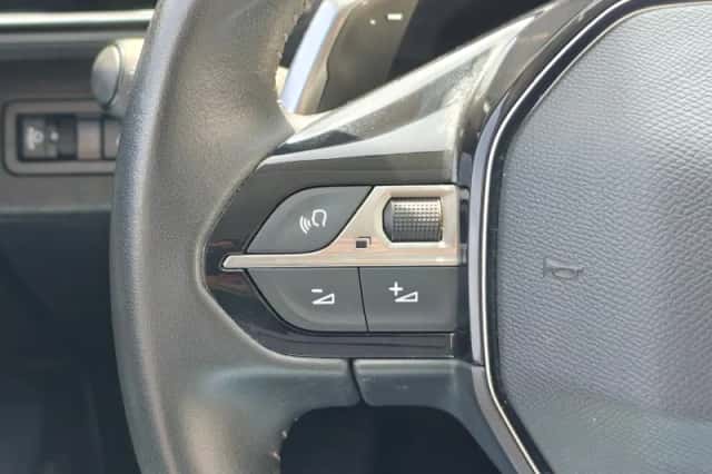 Peugeot 5008 (2022) thumbnail 19