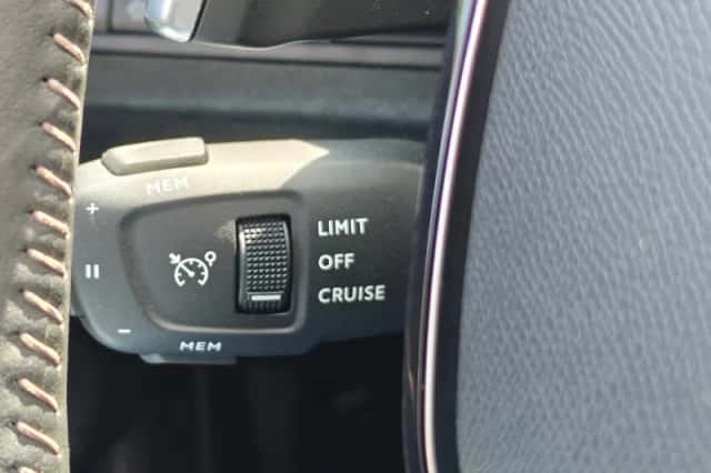 Peugeot 5008 (2022) thumbnail 20
