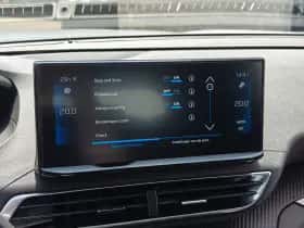 Peugeot 5008 (2022) thumbnail 26