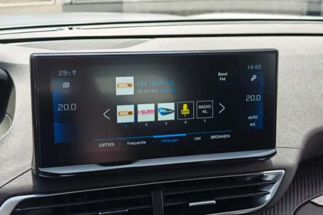 Peugeot 5008 (2022) thumbnail 30
