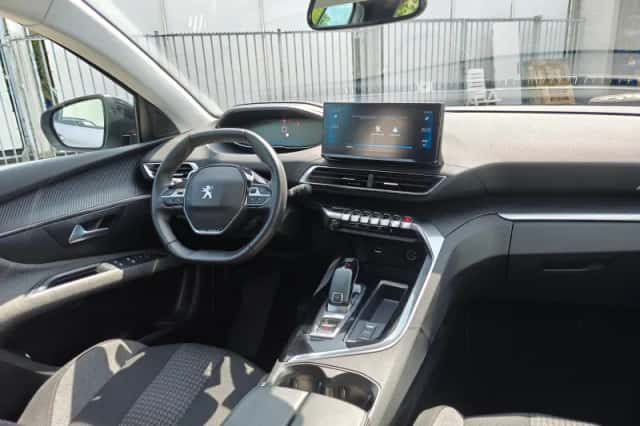 Peugeot 5008 (2022) thumbnail 4
