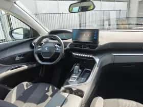 Peugeot 5008 (2022) thumbnail 4