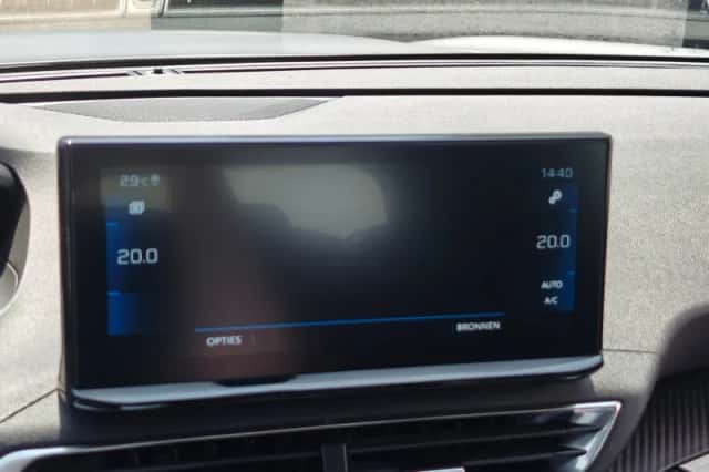 Peugeot 5008 (2022) thumbnail 31