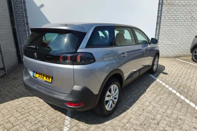 Peugeot 5008 (2022) thumbnail 9