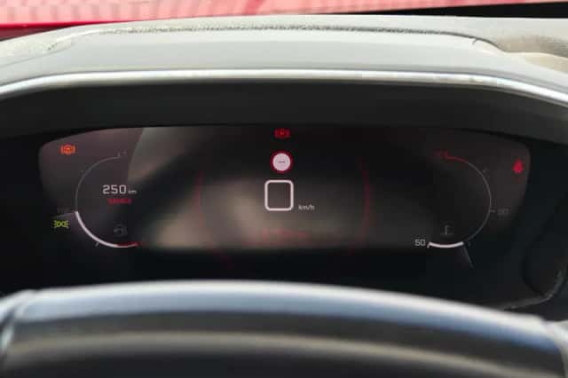 Peugeot 2008 (2020) thumbnail 19