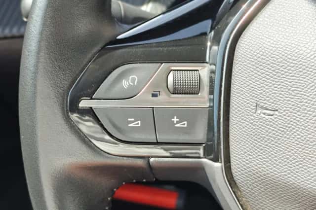 Peugeot 2008 (2020) thumbnail 21