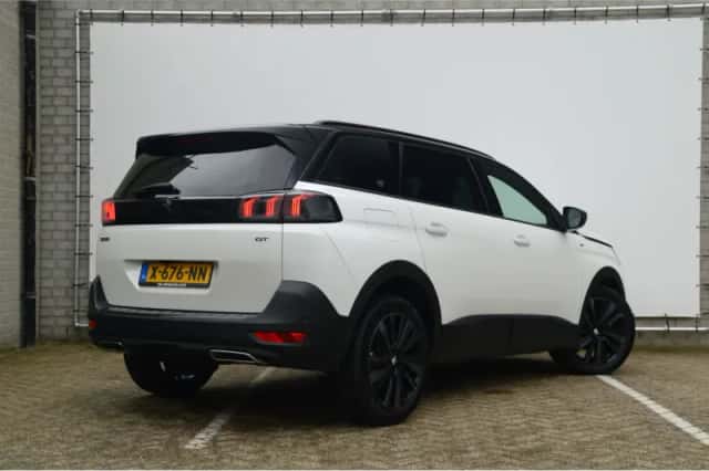 Peugeot 5008 (2024) thumbnail 2
