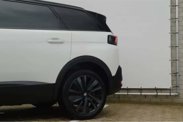 Peugeot 5008 (2024) thumbnail 14