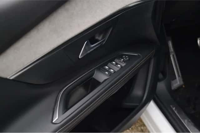 Peugeot 5008 (2024) thumbnail 15