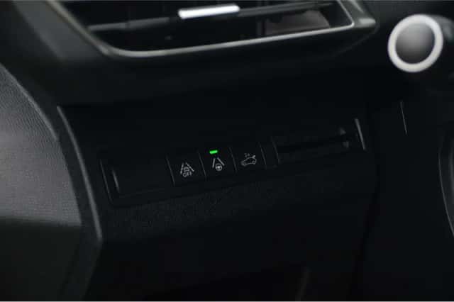 Peugeot 5008 (2024) thumbnail 16