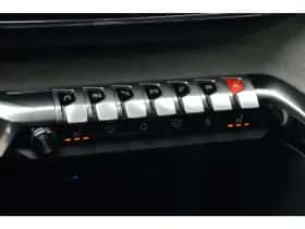 Peugeot 5008 (2024) thumbnail 18