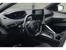 Peugeot 5008 (2024) thumbnail 3