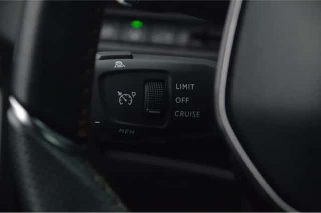 Peugeot 5008 (2024) thumbnail 21