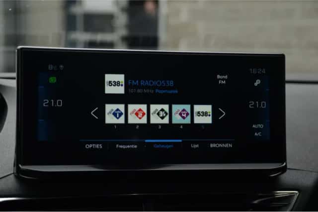 Peugeot 5008 (2024) thumbnail 24