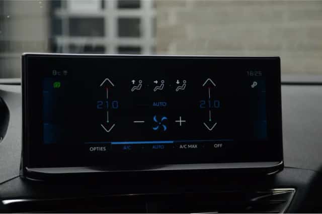 Peugeot 5008 (2024) thumbnail 25