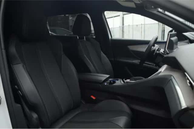 Peugeot 5008 (2024) thumbnail 4