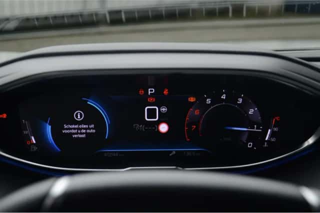 Peugeot 5008 (2024) thumbnail 31