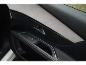 Peugeot 5008 (2024) thumbnail 8
