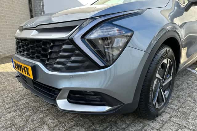 Kia Sportage (2023) thumbnail 2