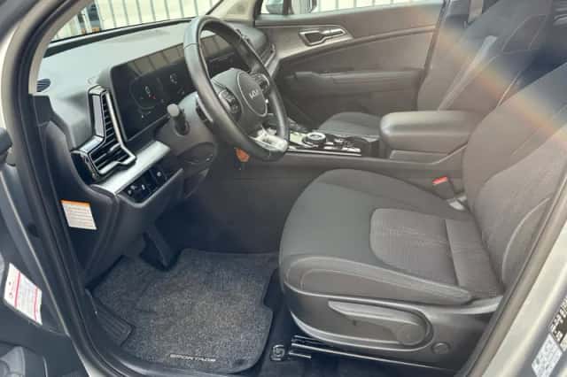 Kia Sportage (2023) thumbnail 16