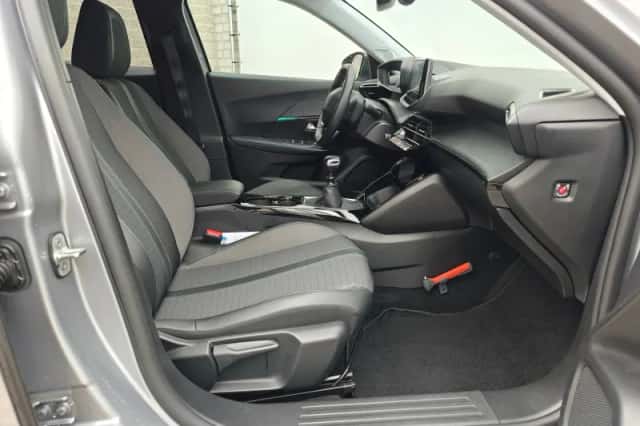 Peugeot 2008 (2022) thumbnail 13