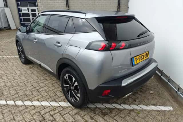 Peugeot 2008 (2022) thumbnail 3
