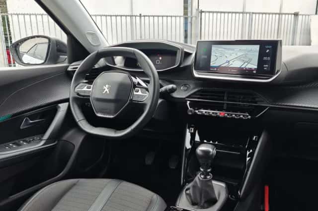 Peugeot 2008 (2022) thumbnail 4