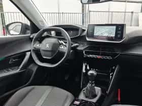 Peugeot 2008 (2022) thumbnail 4