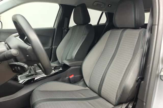 Peugeot 2008 (2022) thumbnail 5