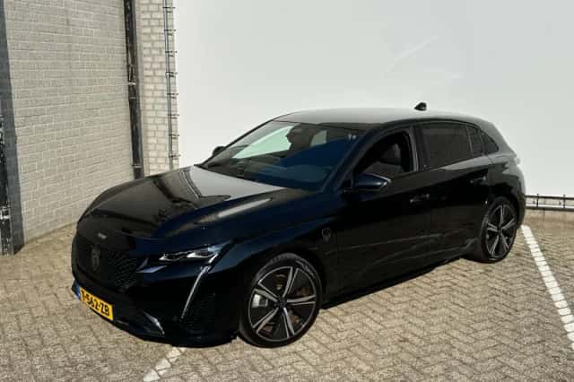 Peugeot 308 (2023) thumbnail 1