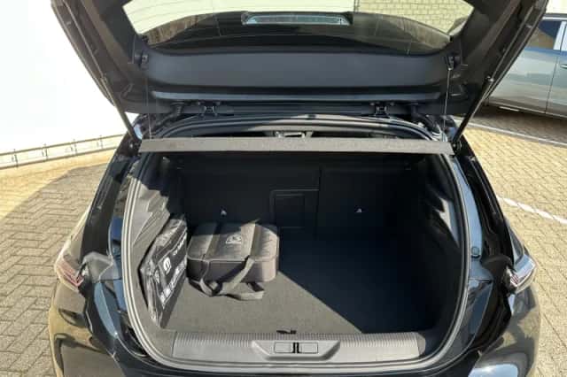 Peugeot 308 (2023) thumbnail 13