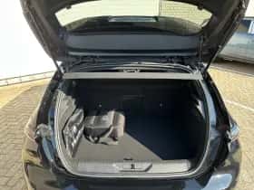 Peugeot 308 (2023) thumbnail 13