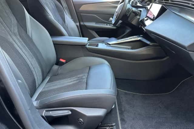 Peugeot 308 (2023) thumbnail 18
