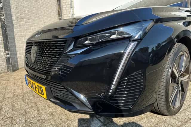 Peugeot 308 (2023) thumbnail 3