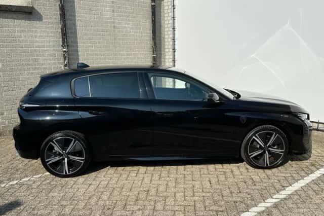 Peugeot 308 (2023) thumbnail 9