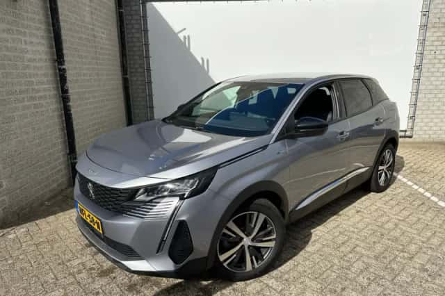 Peugeot 3008 (2023) thumbnail 1